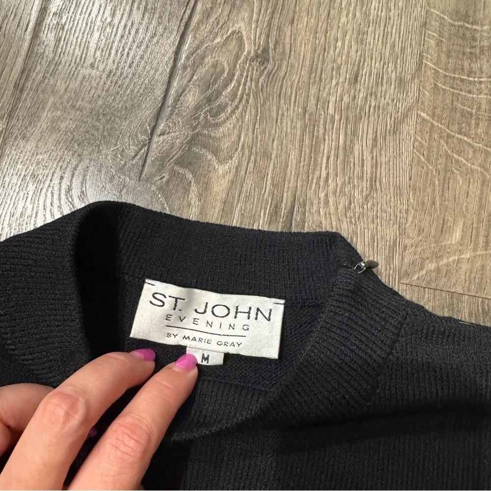 St. John evening solid black Crewneck Sweater side zipper size medium women